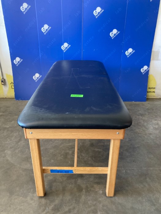 (1) Dynatronics Physical Therapy Treatment Table for sale
