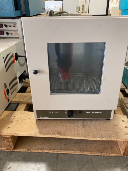 (1) Pallet of Lab Equipment for sale