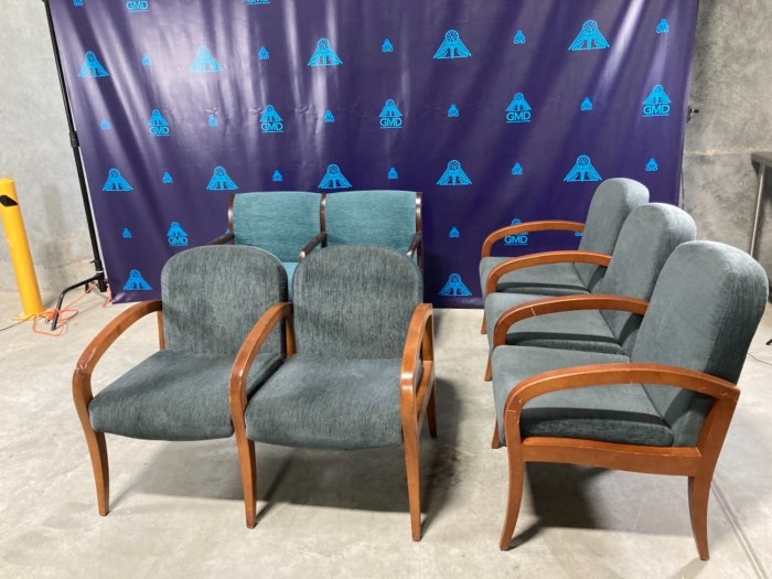 (1) Pallet of Waiting Room Chairs for sale