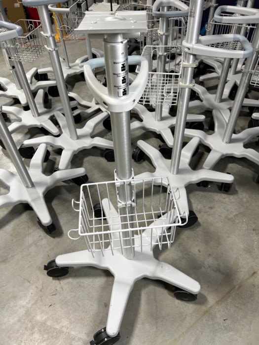 (19) Mobile Medical Device Stands for sale