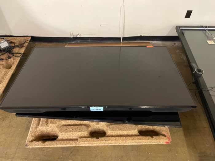 (2) Flat Screen tvs for sale