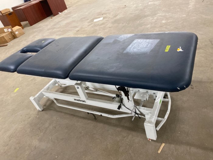3 section Physical Therapy Hi Lo Treatment Table by metron for sale
