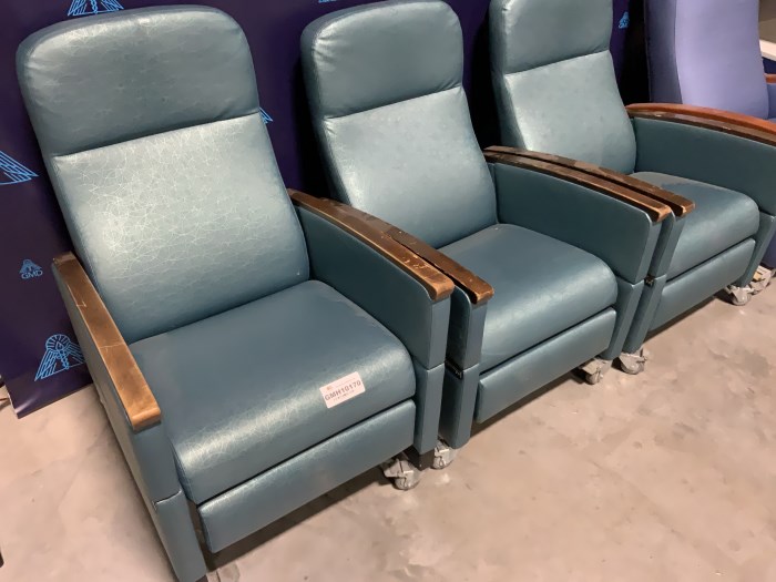 (4) Recliners for sale