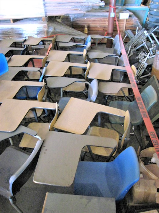 (40+) School Desks for sale
