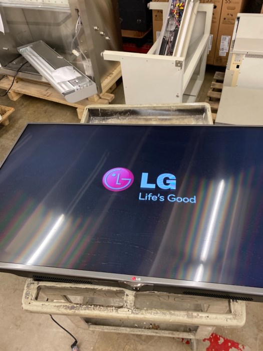 55 inch LG flatscreen TV for sale