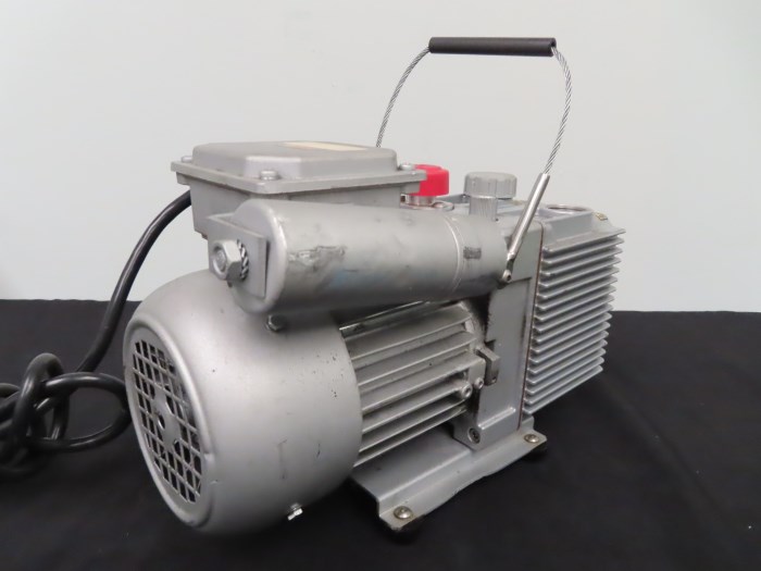 Agilent Model G317080046 DS 42 RVP 120V Rotary Vane Vacuum Pump for sale