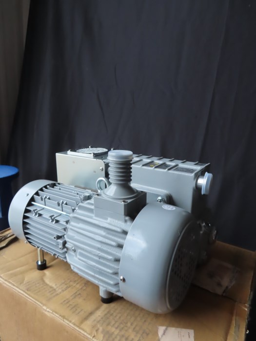 Agilent MS40+ Rotary Vane Pump MODEL G19060800040 for sale