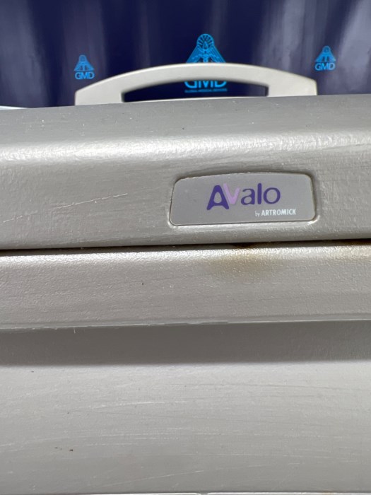 AVALO BY ARTROMICK MEDICAL SUPPLY CART for sale