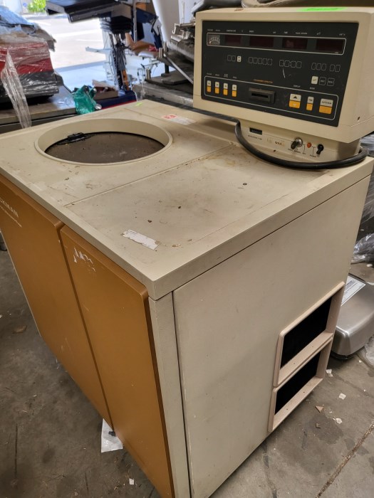 Beckman L870 Ultracentrifuge for sale