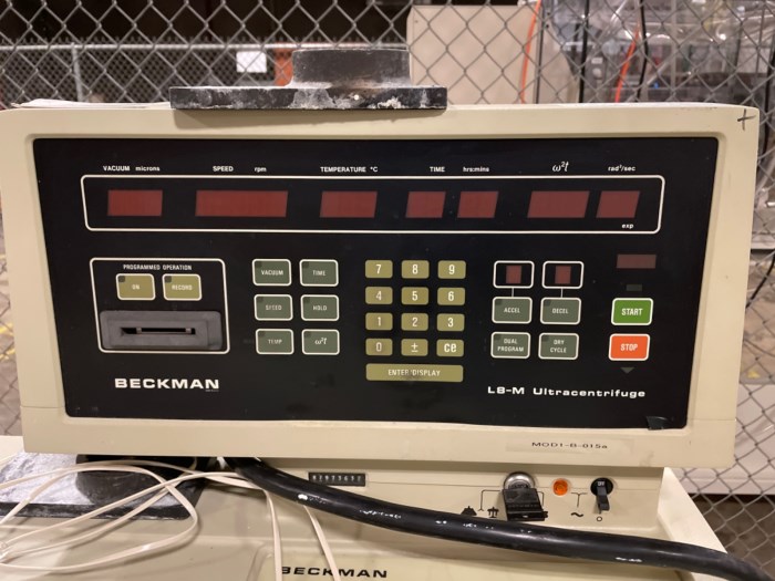 Beckman L870M Ultracentrifuge for sale