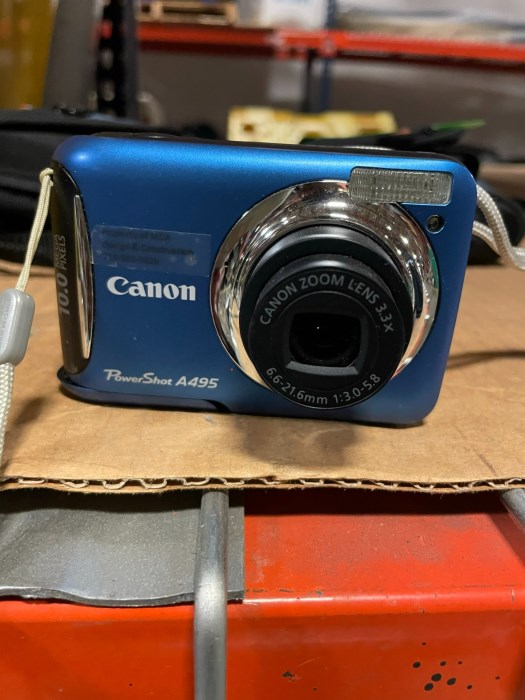 Canon PowerShot A495 Camera *Lot of 4* With Protective Cases *Lot of 3