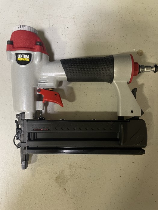Central Pneumatic 18 Gauge 2in1 Air Nailer/Stapler for sale