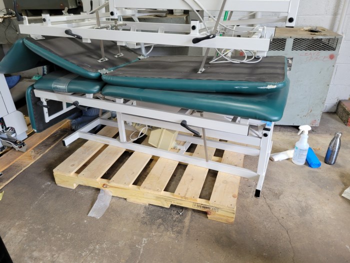 Chattanooga Triton TREDH3 Traction Table for sale