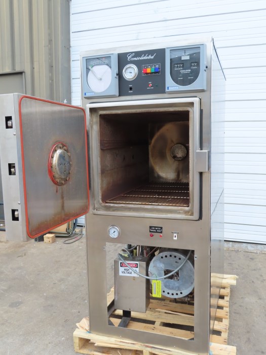 Consolidated Stills and Sterilizers Autoclave W/ Boiler (52364708008