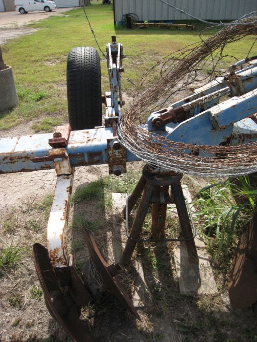 Disc Bedder Including (3) Jack Stands for sale