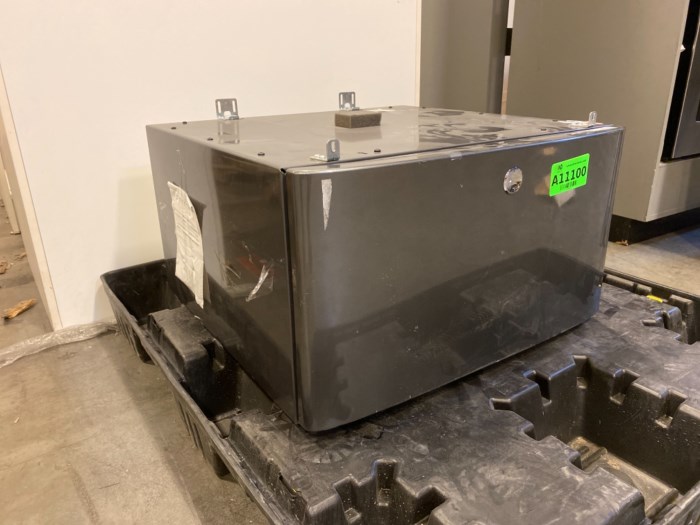 Electrolux 15” Laundry Pedestal for sale