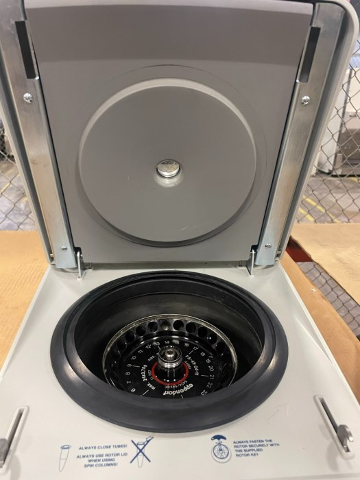 Eppendorf Centrifuge 5424 R for sale