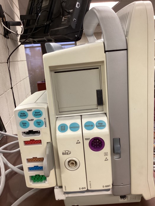 GE B65001 Patient monitor for sale