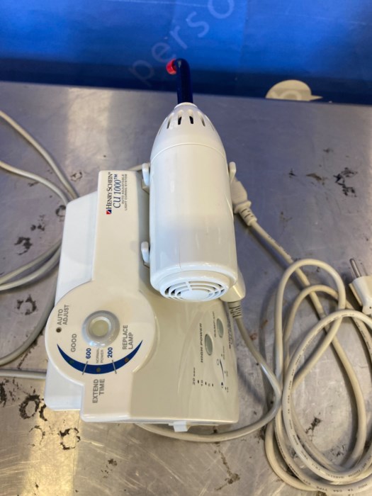 Henry Schein CU 1000 Halogen Curing Light w/ Light Meter for sale