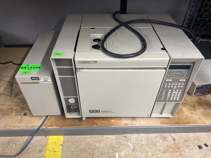 HewlettPackard Packard 5890 Series II Gas Chromatograph w/ 5971A Mass