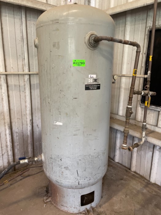 Hill Country Equipment 200 Gallon Vertical Air Tank for sale