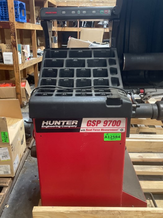 Hunter Engineering Company GSP 9700 w/ Road Force Measurement Wheel