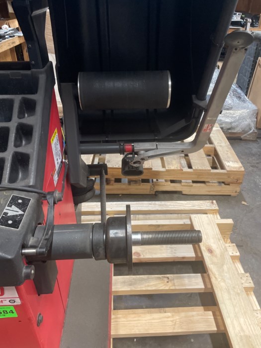 Hunter Engineering Company GSP 9700 w/ Road Force Measurement Wheel