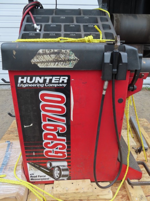 Hunter GSP 9712 Road Force Wheel Balancer for sale