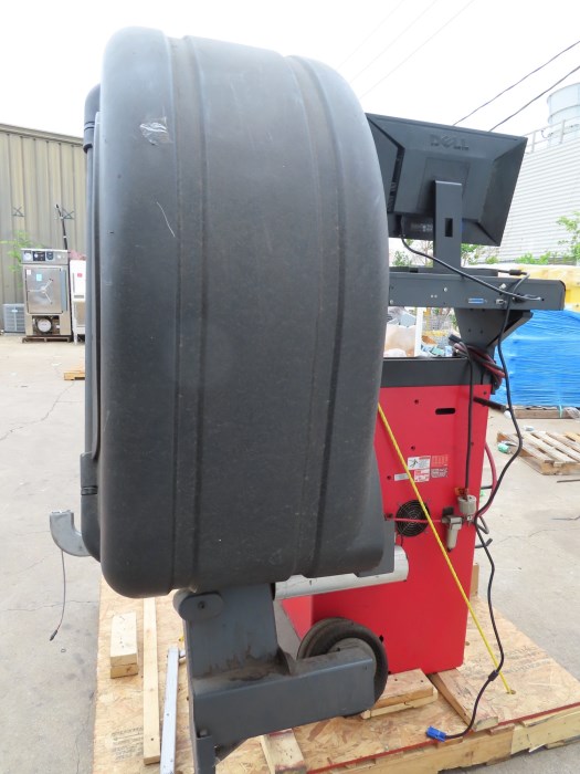 Hunter GSP 9712 Road Force Wheel Balancer for sale