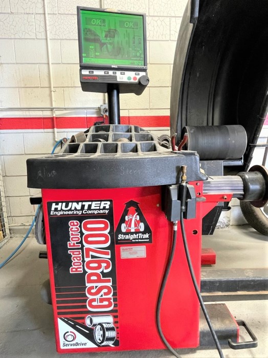 Hunter Road Force Wheel Balancer GSP9722 for sale