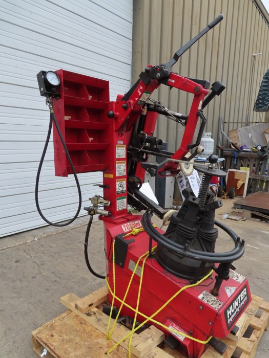 Hunter TC3250 Rim Clamp Wheel Tire Machine Changer for sale