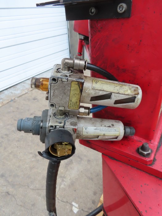 Hunter TC3250 Rim Clamp Wheel Tire Machine Changer for sale