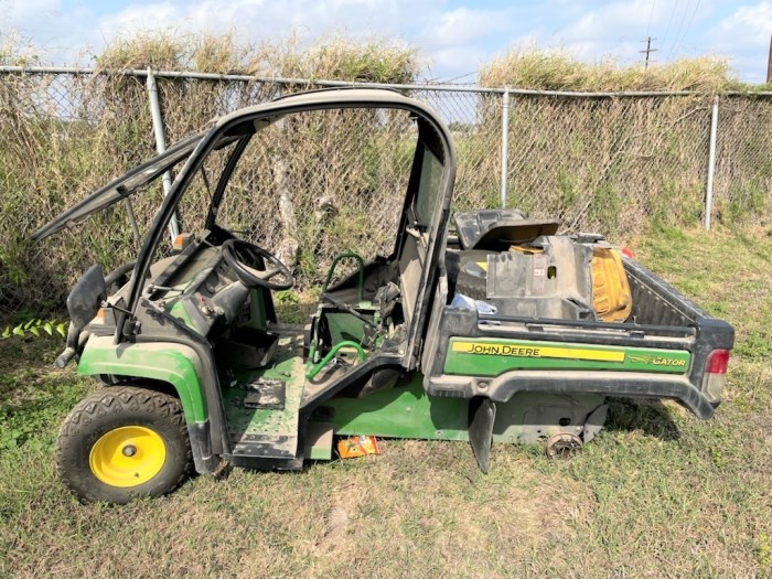 John Deere TE 4x2 Electric Gator for sale