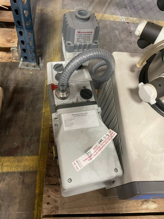 Labconco FreeZone 4.5 with Vacuum pump with oil fitler for sale