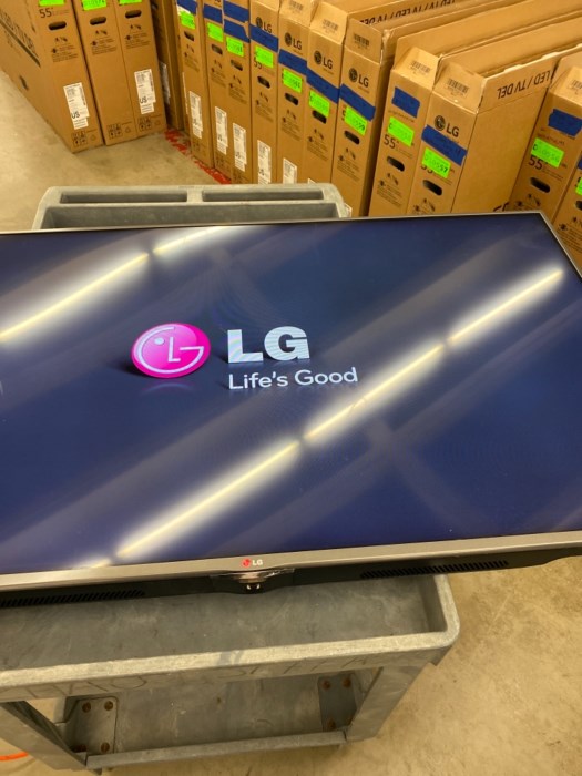 LG 55 inch flatscreen TV for sale