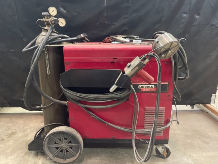 Lincoln electric power mig 215 welder for sale