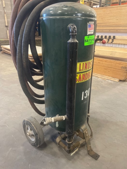Lindsay Abrasive Pneumatic Air Sandblaster Pot Sand Blaster (300L) for sale