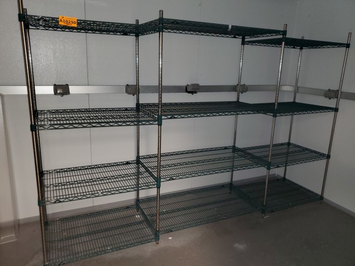 Lot of (4) Metro Racks (B2.3.314) for sale