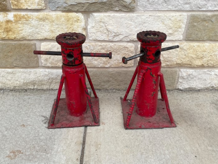 Lot of (2) Screw Jacks for sale