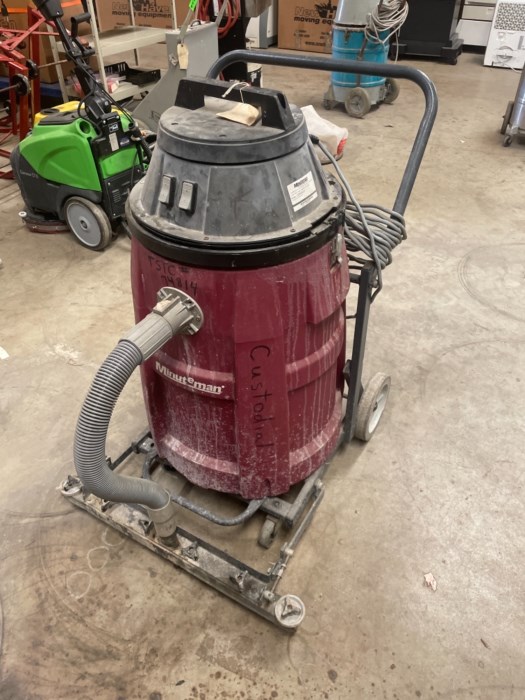 Lot of (4) Industrial Grade Vacuums for sale