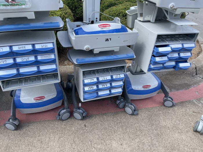 Lot of 8 Mobile Computer CART Workstations (ENOVATE ERGOTRON RUBBERMAID) for sale