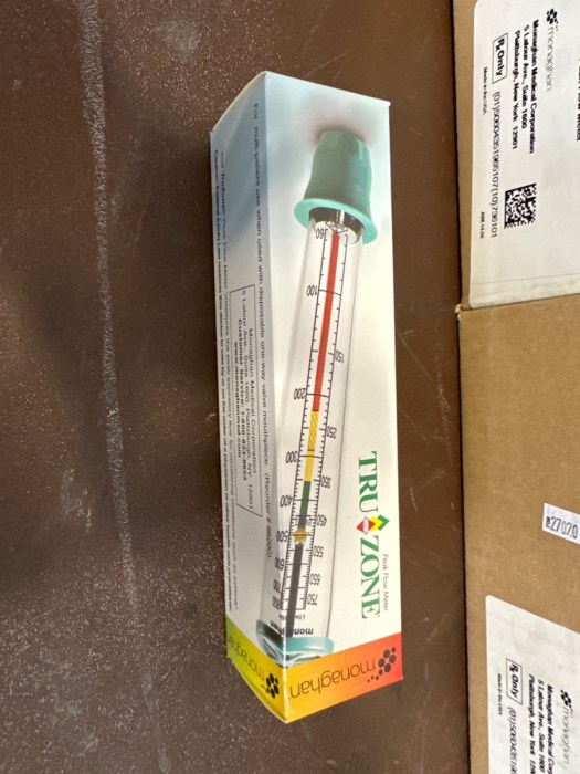 Lot of 8 Truzone Peak Flow Meter (Boxes of 10 units) + Box of Drager