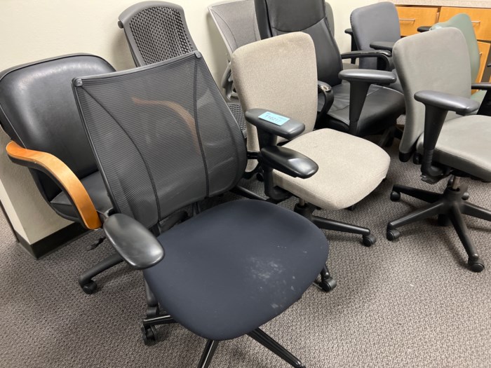 Lot of est (10) high end office chairs, by Herman Miller, Humanscale