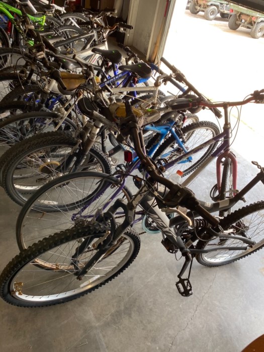 Lot of estimated (10) road / off road bicycles bikes for sale