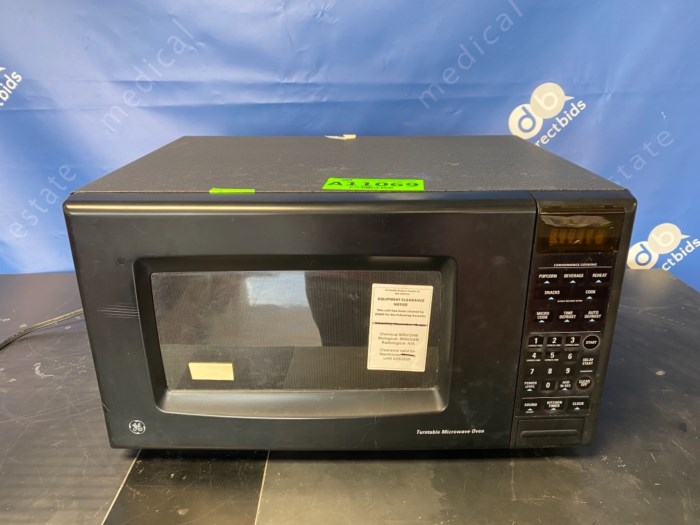 GE Turntable Microwave Oven (B33.052) for sale