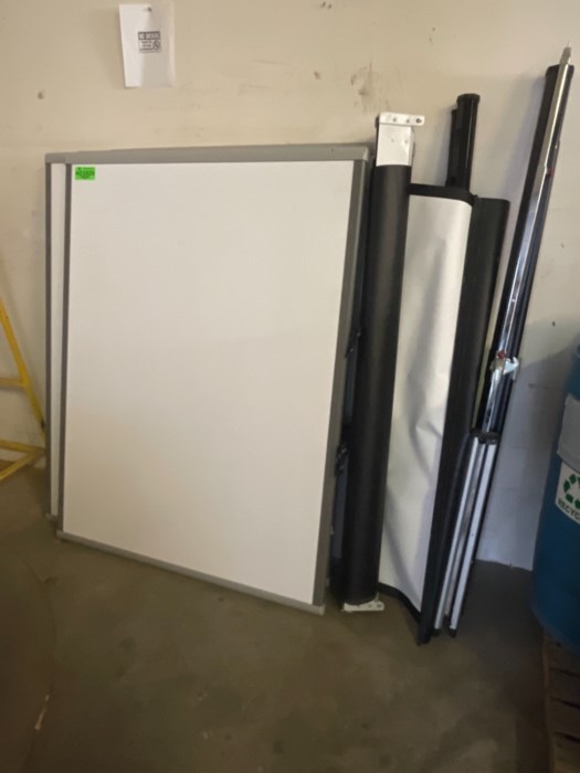 Lot of Smart Board Electronic Whiteboards & Pulldown Projector Screens