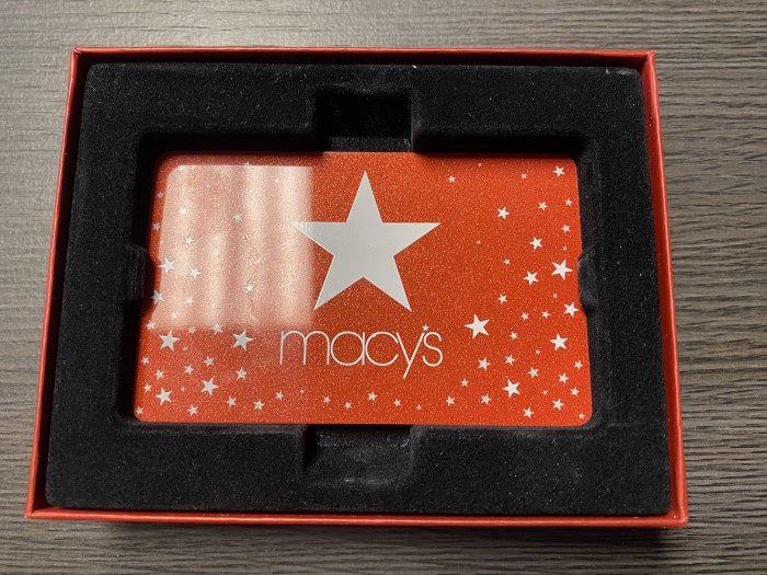 (1) 600 Macy's Gift Card for sale