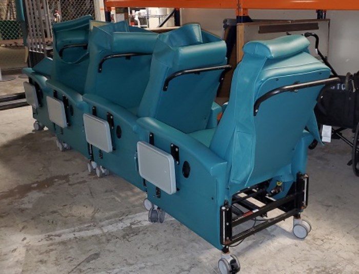MEDWHEELS Dialysis Recliner Chairs (4) for sale