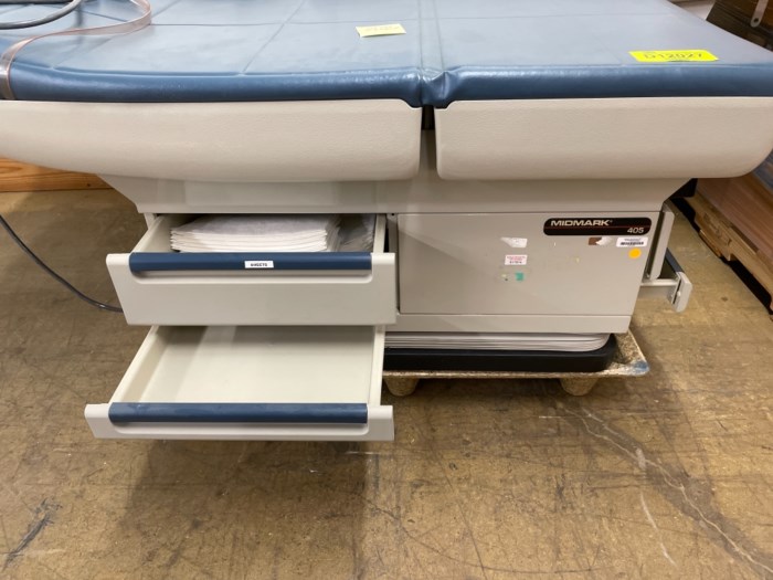 Midmark 405 Exam Table for sale