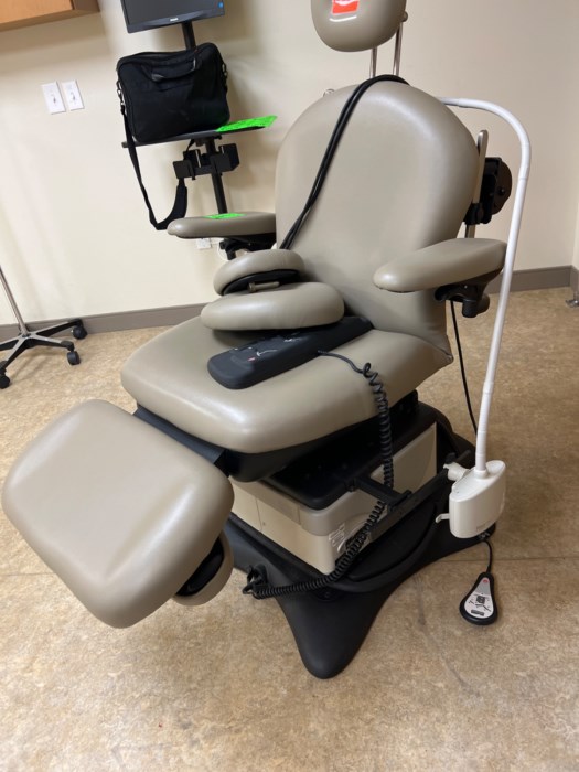 Midmark 641004 Procedure Chair for sale